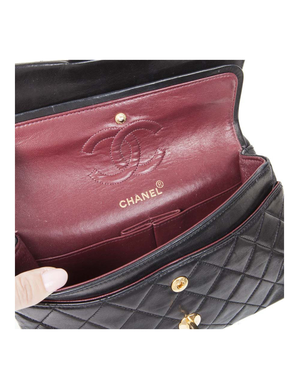 Sac Timeless CHANEL cuir d'agneau lisse matelassé noir