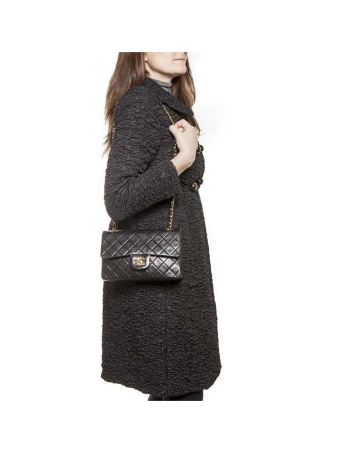 Sac Timeless CHANEL cuir d'agneau lisse matelassé noir