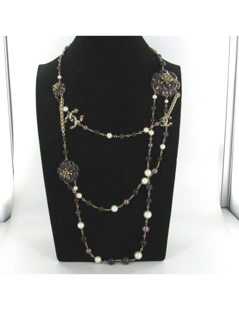 Sautoir CHANEL triple rangs perles et camélias