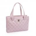 CHANEL pink shoulder bag in pink smooth leather