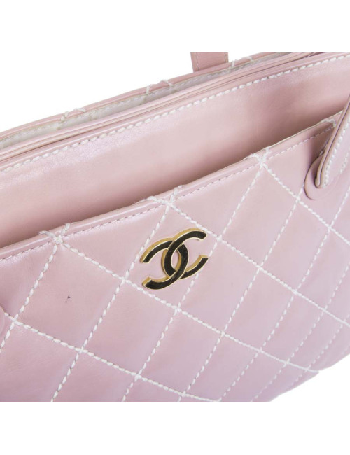 CHANEL pink shoulder bag in pink smooth leather