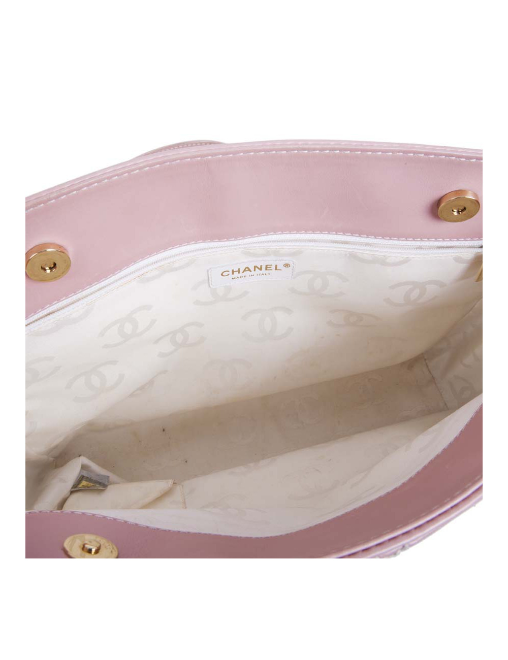 CHANEL pink shoulder bag in pink smooth leather