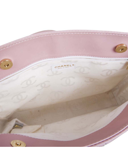 CHANEL pink shoulder bag in pink smooth leather