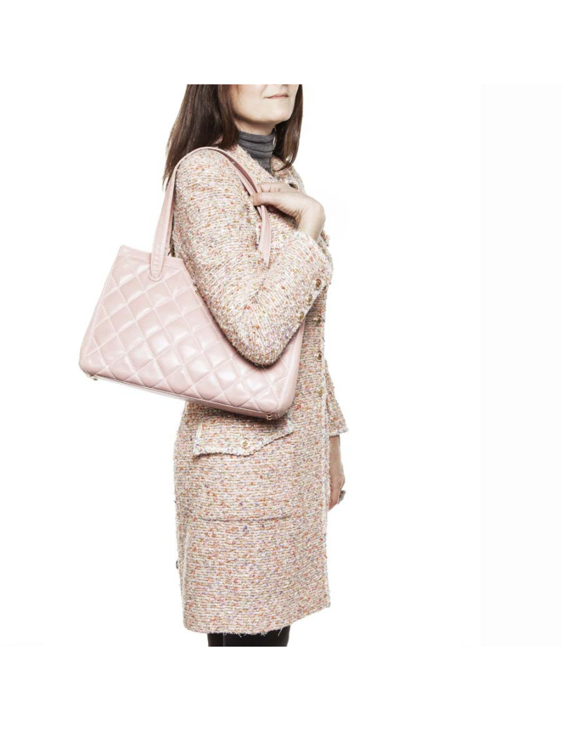 Sac CHANEL cuir matelassé rose