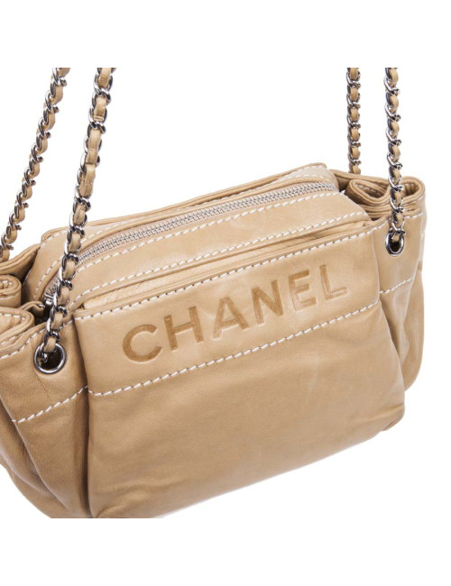 CHANEL bag in beige lambskin
