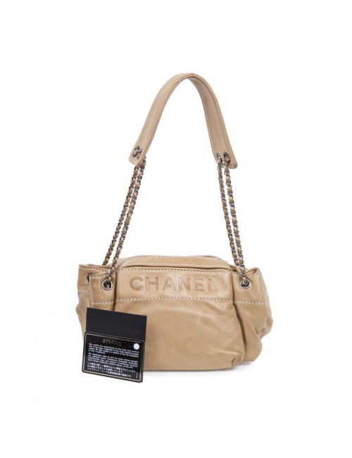 CHANEL bag in beige lambskin