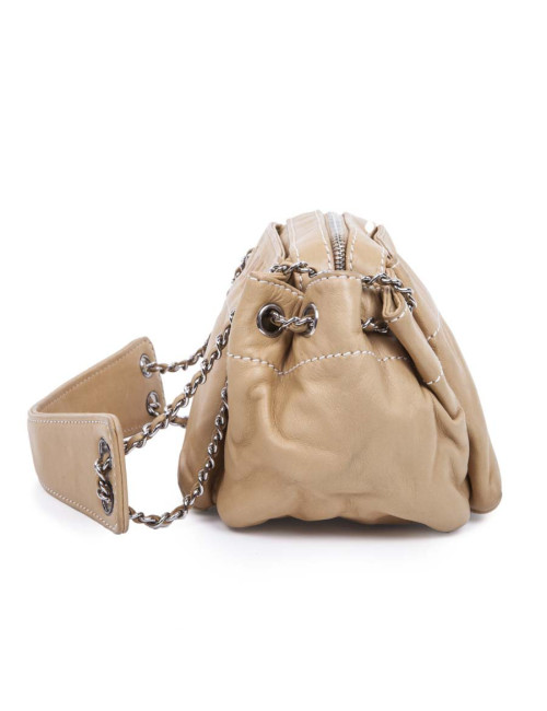 CHANEL bag in beige lambskin