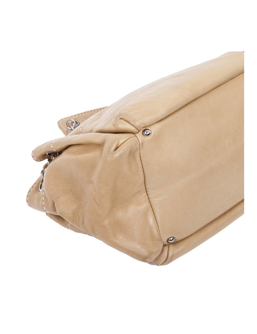 CHANEL bag in beige lambskin