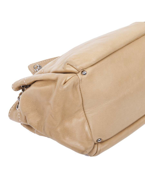 CHANEL bag in beige lambskin