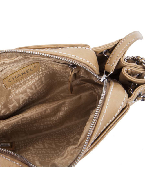 CHANEL bag in beige lambskin