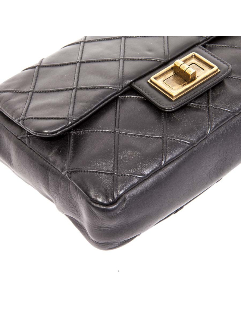 Sac Timeless CHANEL cuir d'agneau lisse matelassé noir