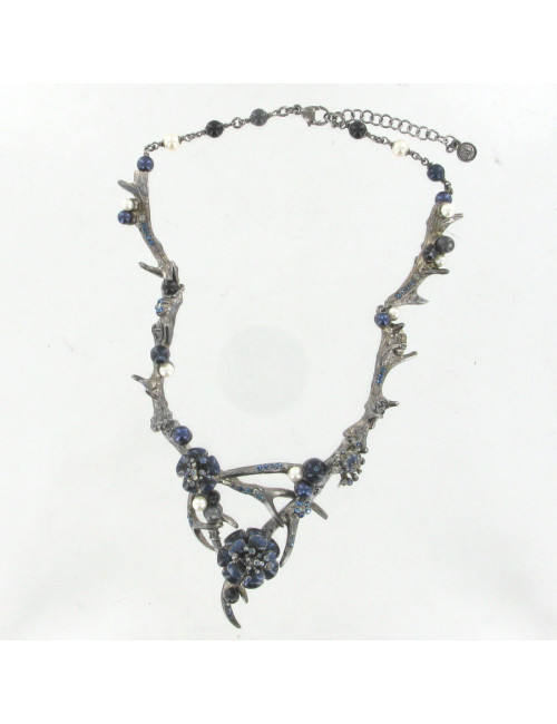 Collier CHANEL bois de cerf et camélias