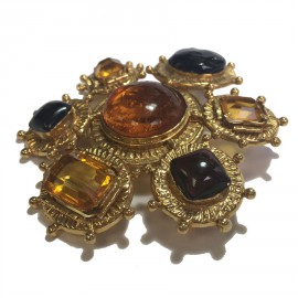 CHANEL couture vintage brooch in gilt metal and molten glass