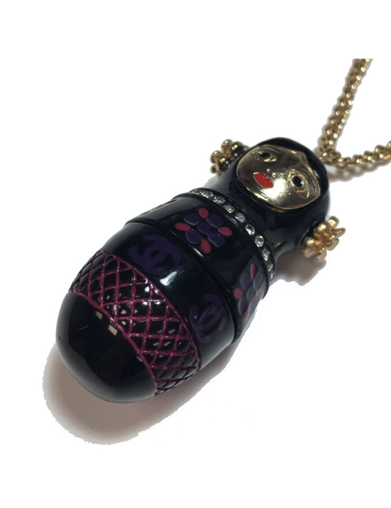 Sautoir CHANEL "Paris-Moscou" pendentif poupée russe et perles multicolores