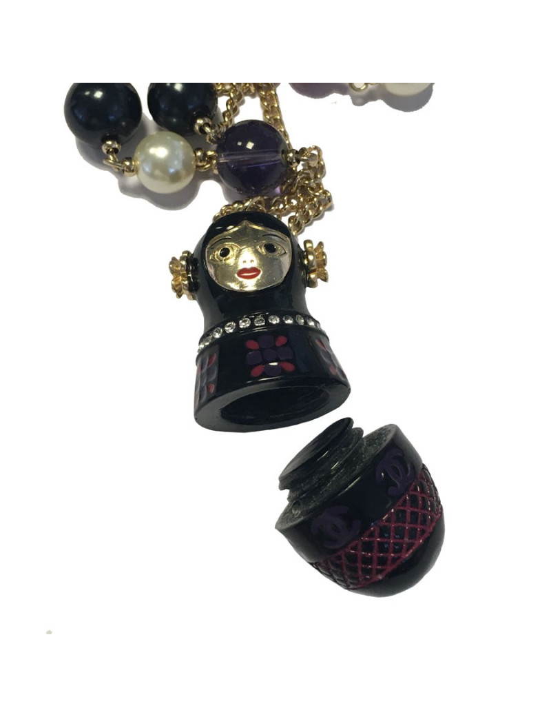 Sautoir CHANEL "Paris-Moscou" pendentif poupée russe et perles multicolores