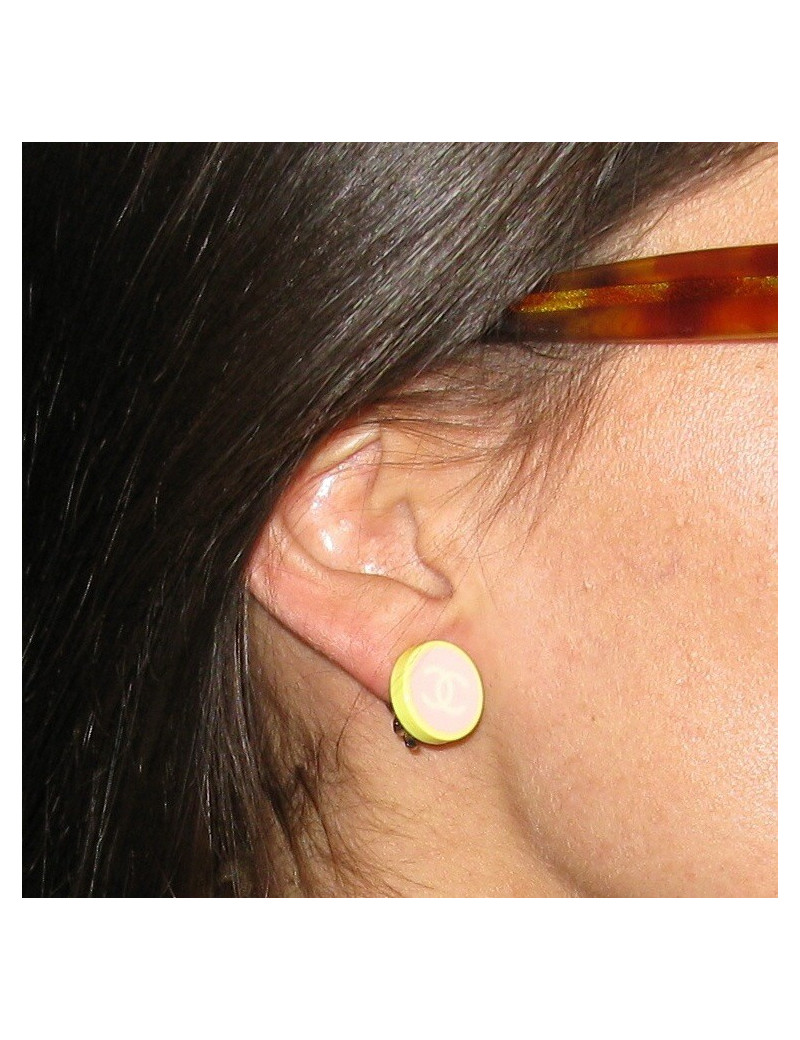 Boucles d'oreilles clips jaune et rose CHANEL