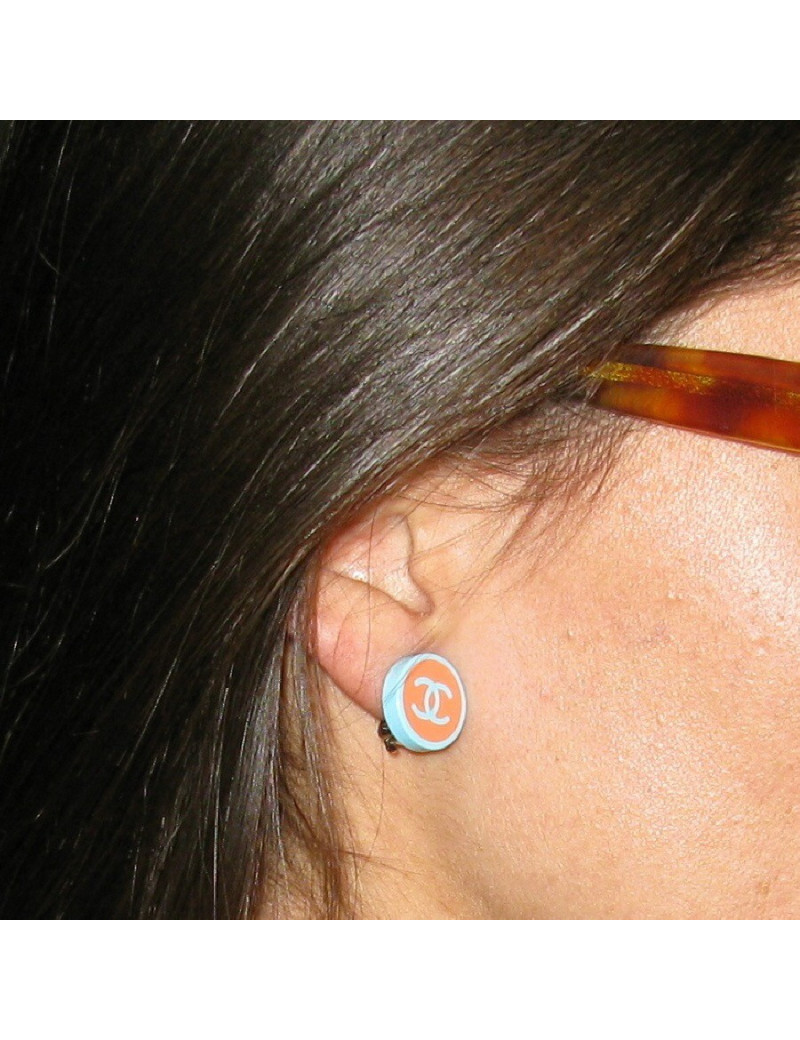 Boucles d'oreilles clips bleu et orange CHANEL