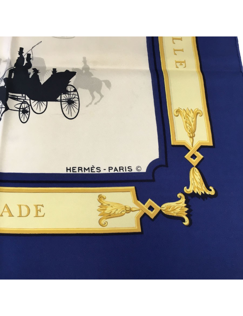 Carré HERMES "Le Bois de Boulogne" en soie bleue, or et ivoire