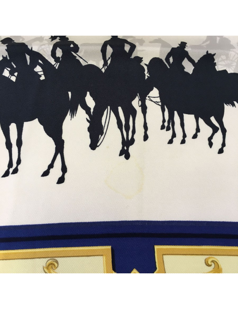 Carré HERMES "Le Bois de Boulogne" en soie bleue, or et ivoire