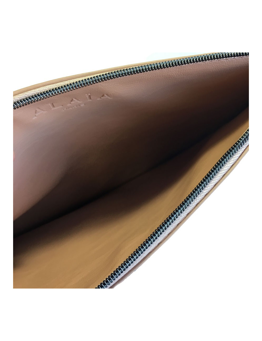 Pochette ALAIA en cuir rose poudré