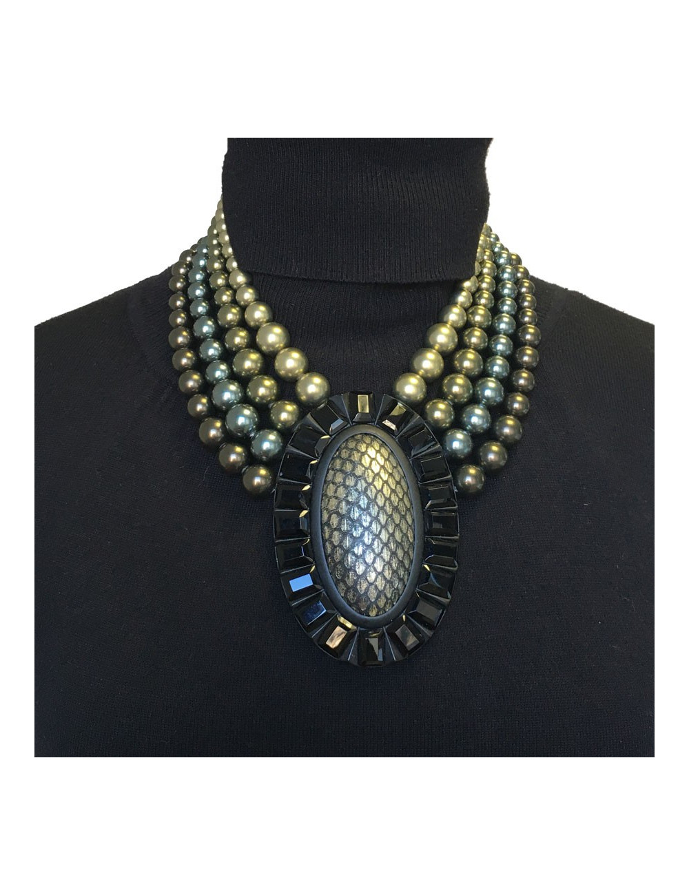 Collier APPARTEMENT A LOUER perles et pendentif noir et bronze