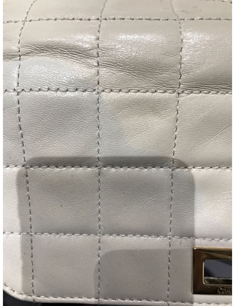 Sac CHANEL   accordeon en cuir d'agneau beige