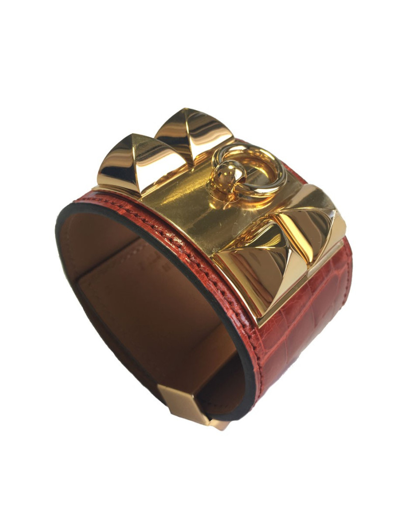 Manchette CDC HERMÈS en alligator de couleur sanguine