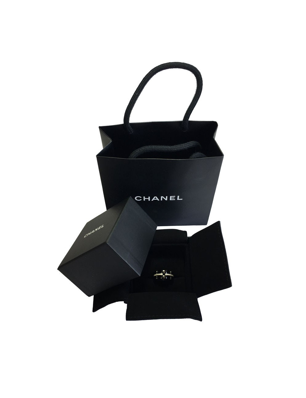 Bague "Ultra" CHANEL en céramique noire et diamants T58