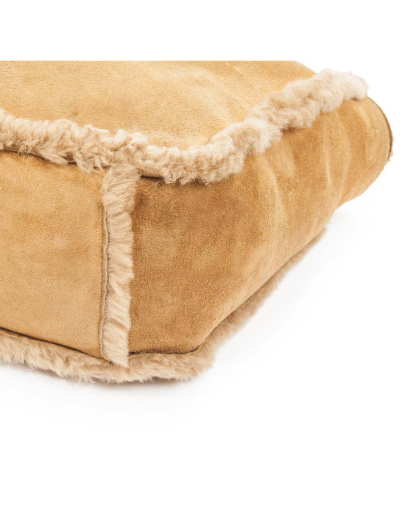  CHANEL tote bag in brown shearling