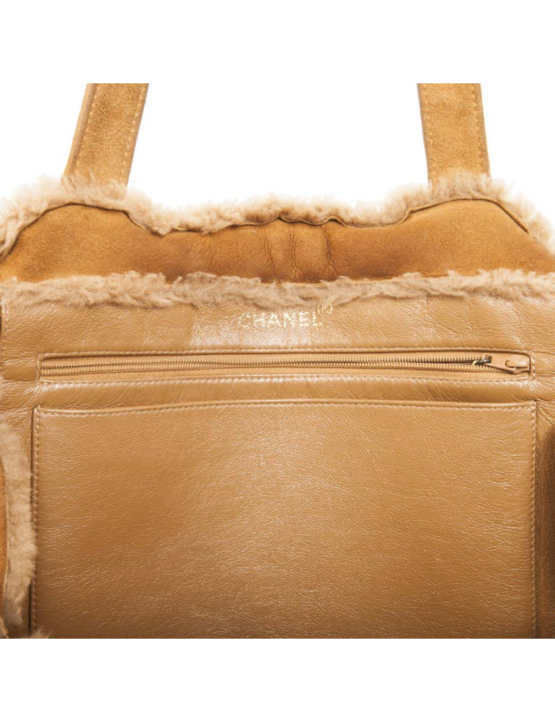  CHANEL tote bag in brown shearling