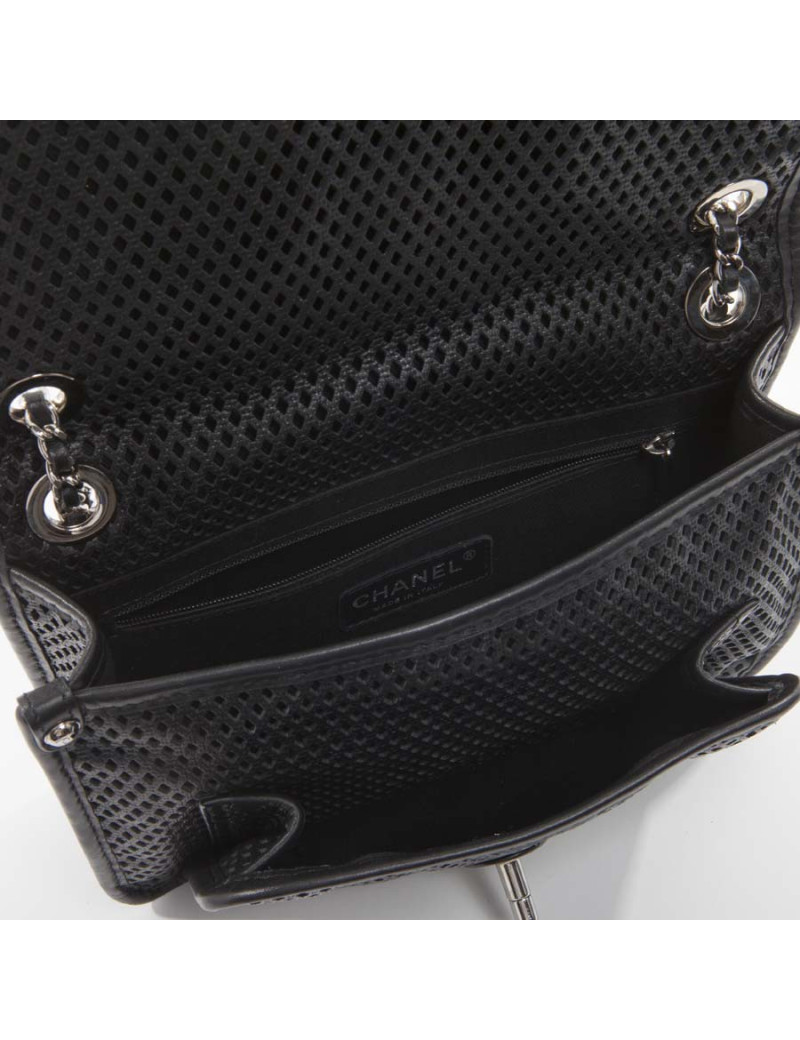 Sac CHANEL perforé cuir noir