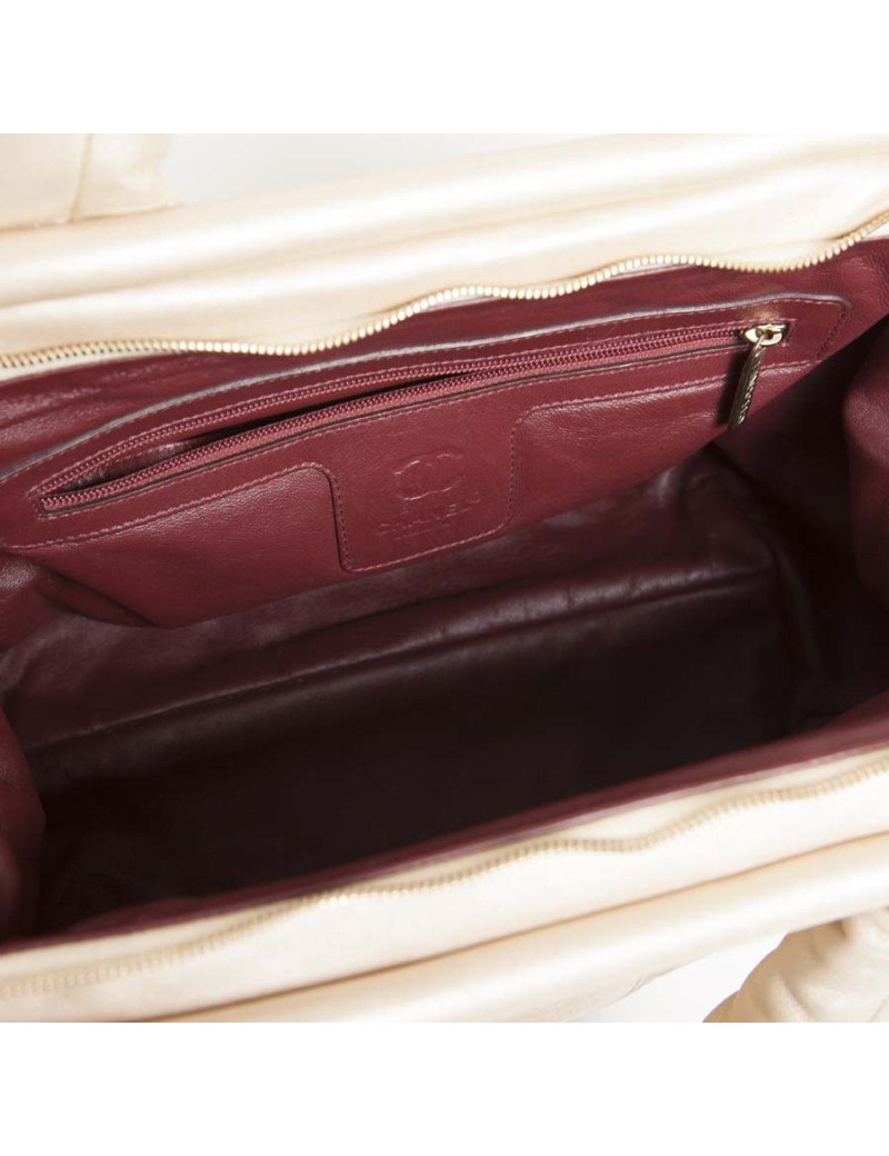 Sac cocoon CHANEL beige brillant
