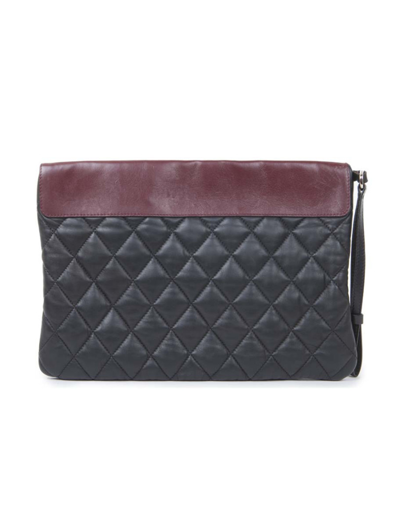 Pochette CHANEL cuir matelassé noir et bordeaux