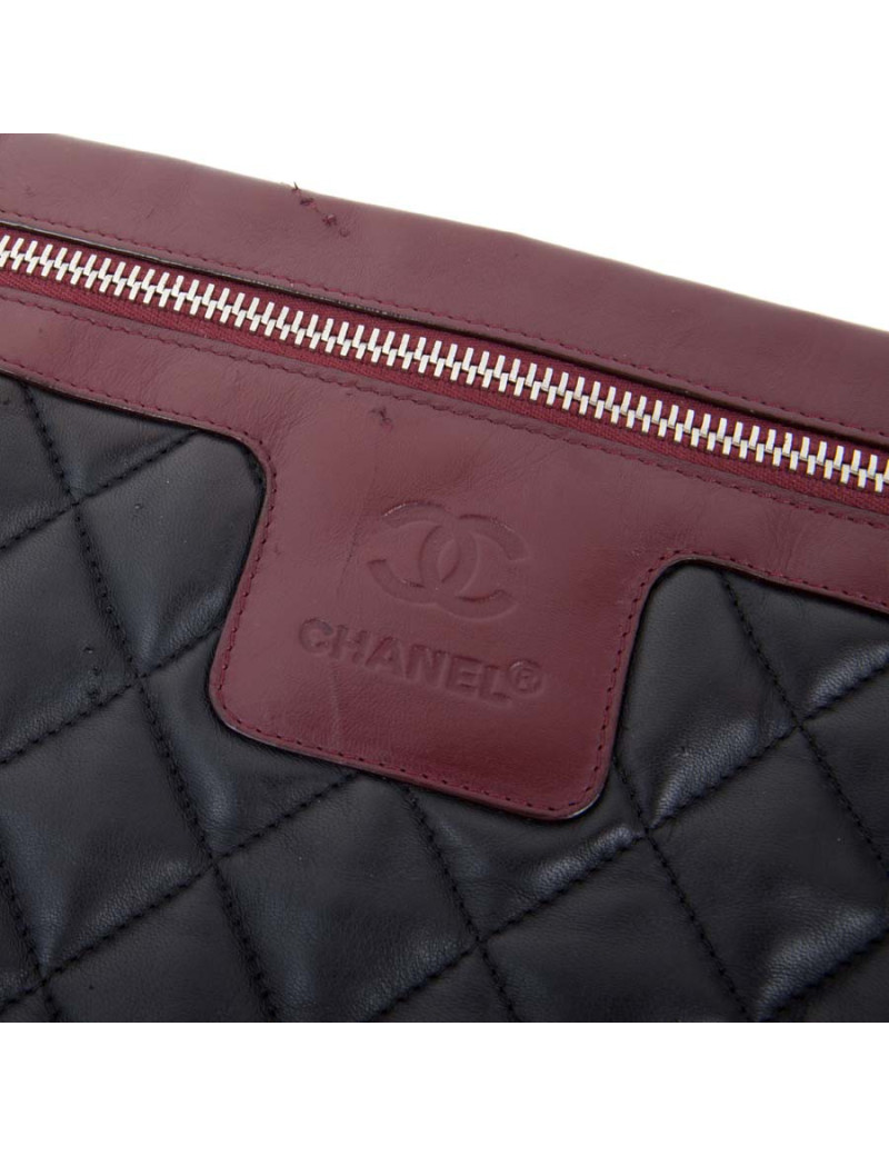 Pochette CHANEL cuir matelassé noir et bordeaux