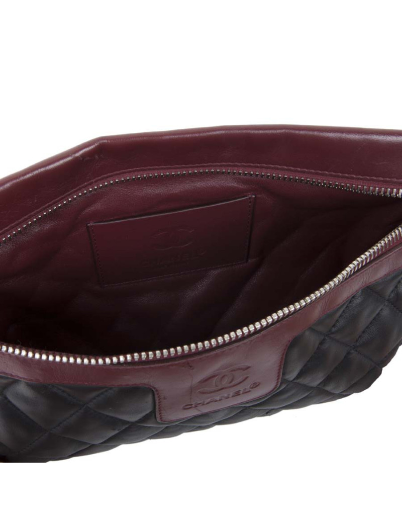 Pochette CHANEL cuir matelassé noir et bordeaux