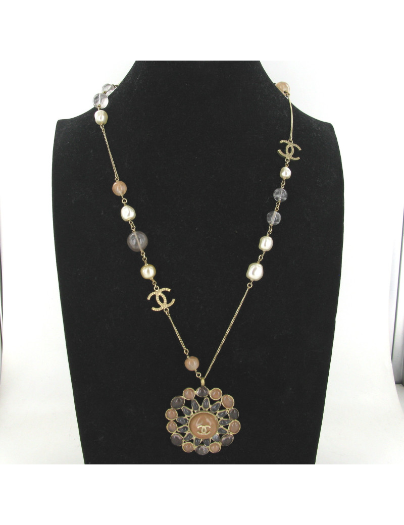Sautoir CHANEL perles multicolores et bijou