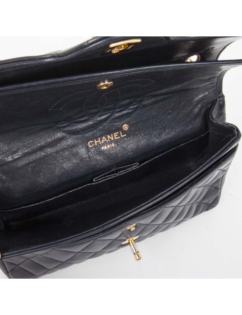 Blue quilted CHANEL bag Navy Vintage