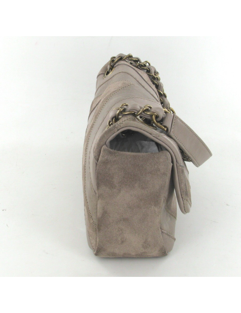 Sac CHANEL à chevrons en cuir, cuir vernis et daim taupe