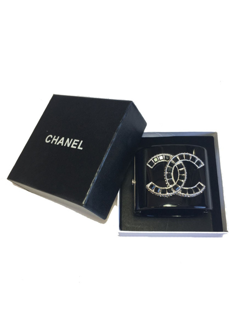 Manchette CHANEL noire et double C strass