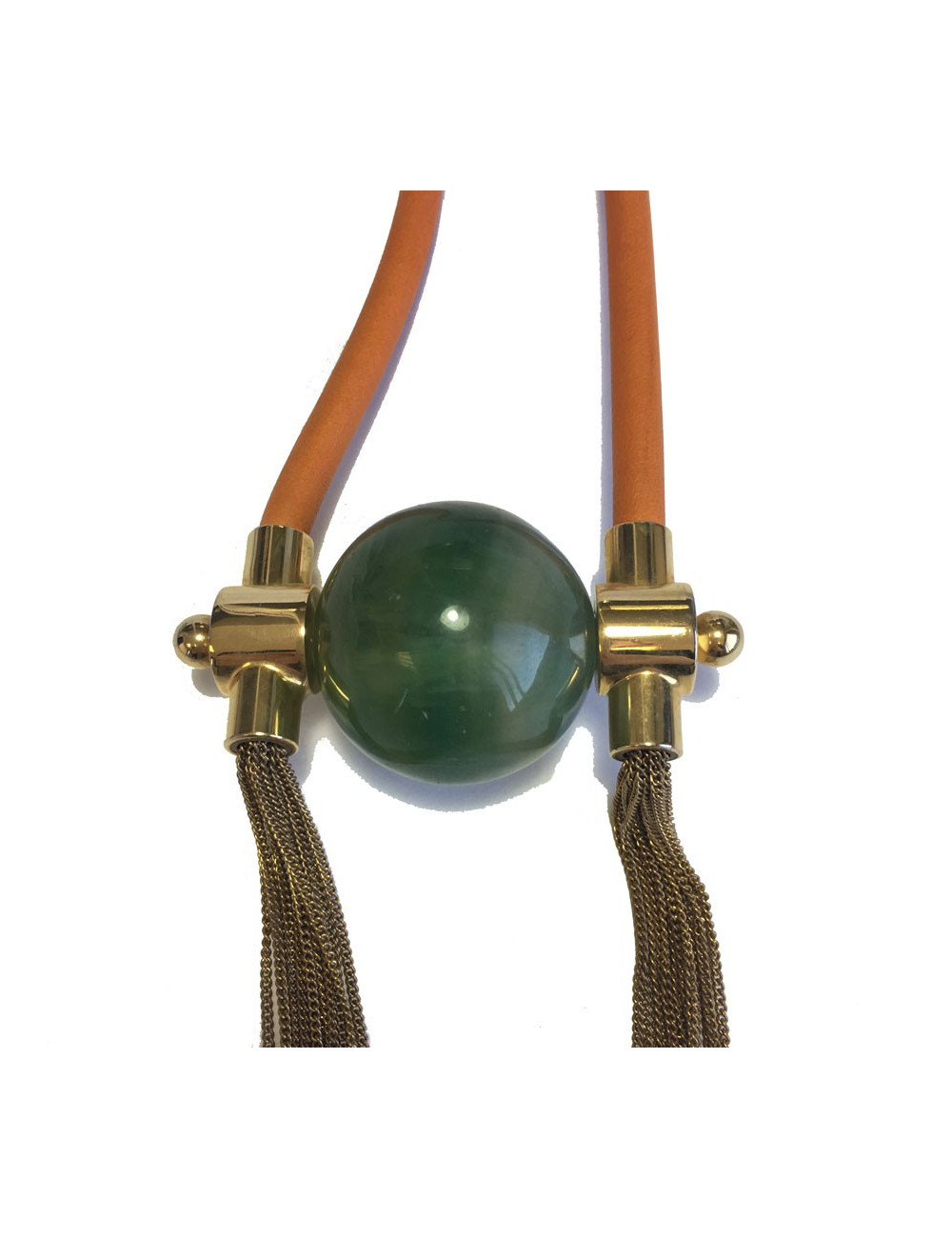Sautoir en cuir orange, métal doré et pendentif pierre verte