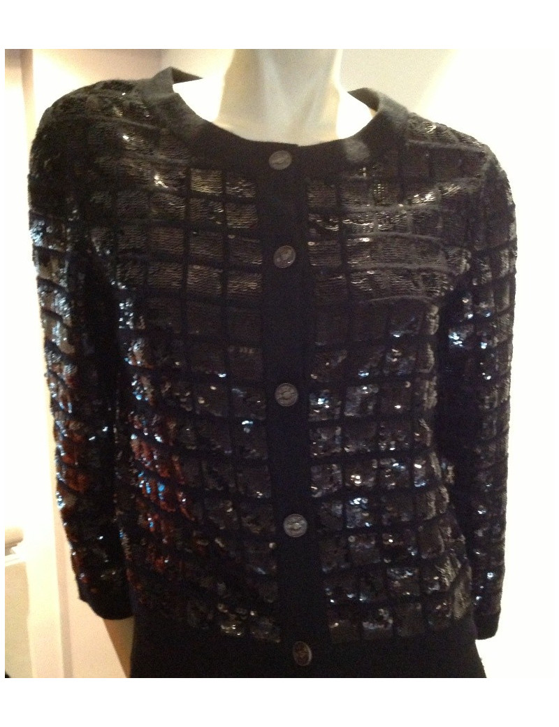 Gilet CHANEL en cachemire brodé de sequins noirs