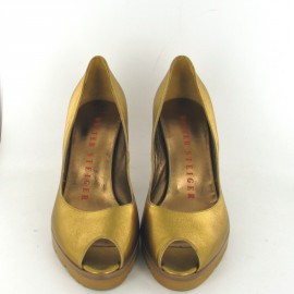 T40 WALTER STEIGER gold leather pumps open toes