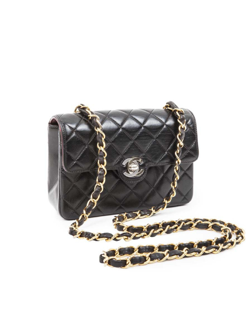 Mini sac CHANEL cuir d'agneau lisse matelassé noir