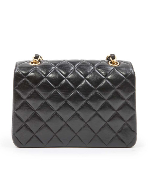 Mini sac CHANEL cuir d'agneau lisse matelassé noir