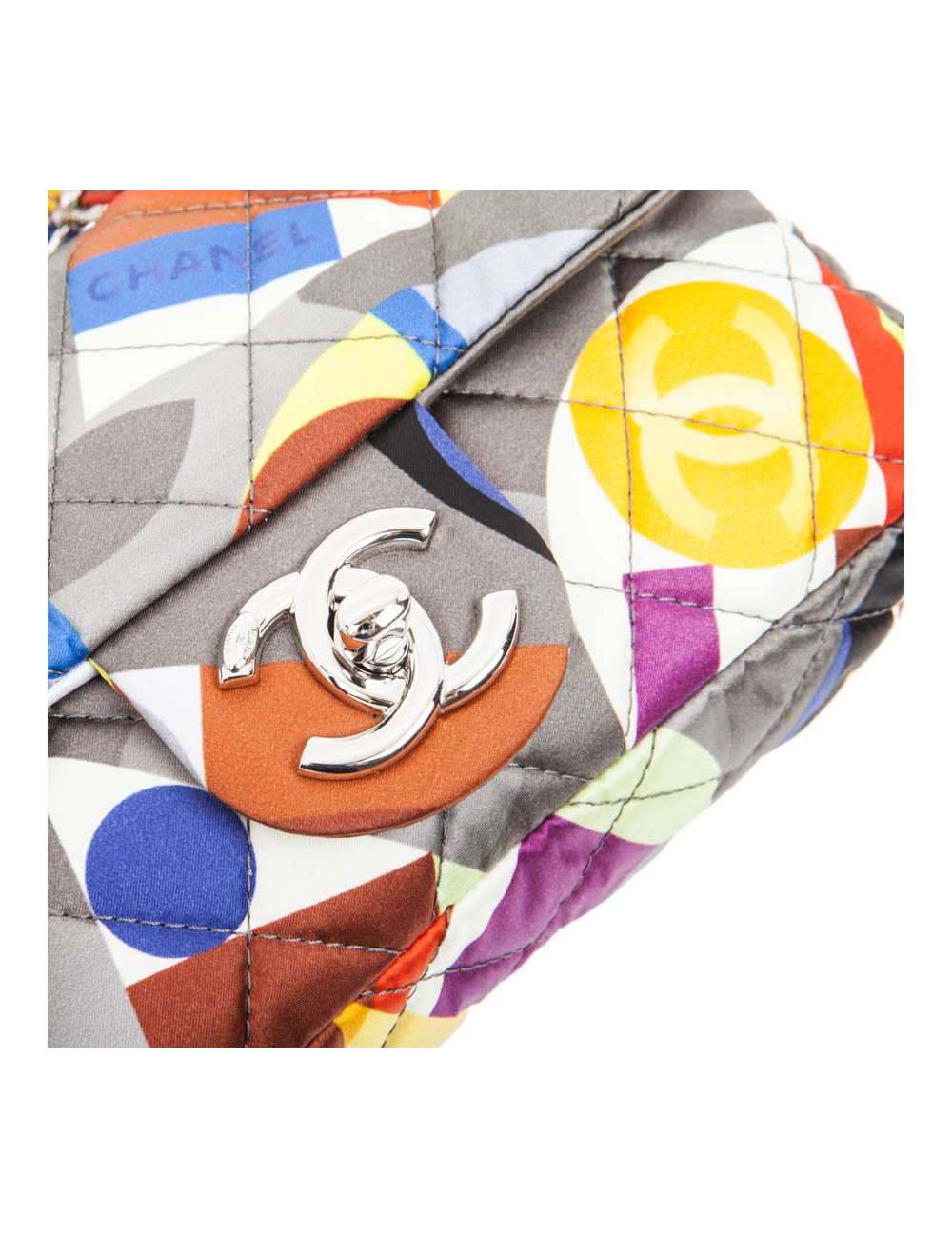 Sac CHANEL en soie motifs géométriques multicolores