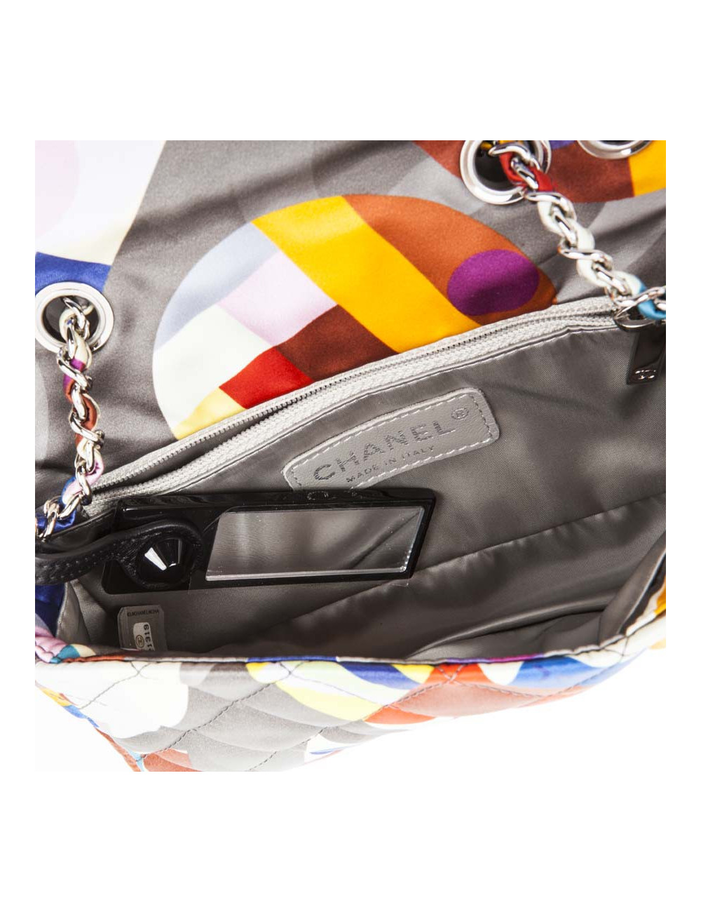 Sac CHANEL en soie motifs géométriques multicolores