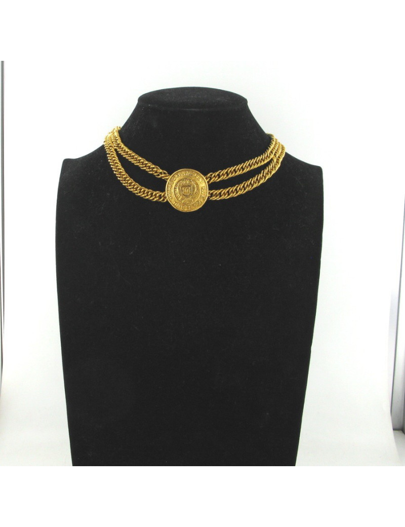 Collier CHANEL vintage médaillon rue Cambon