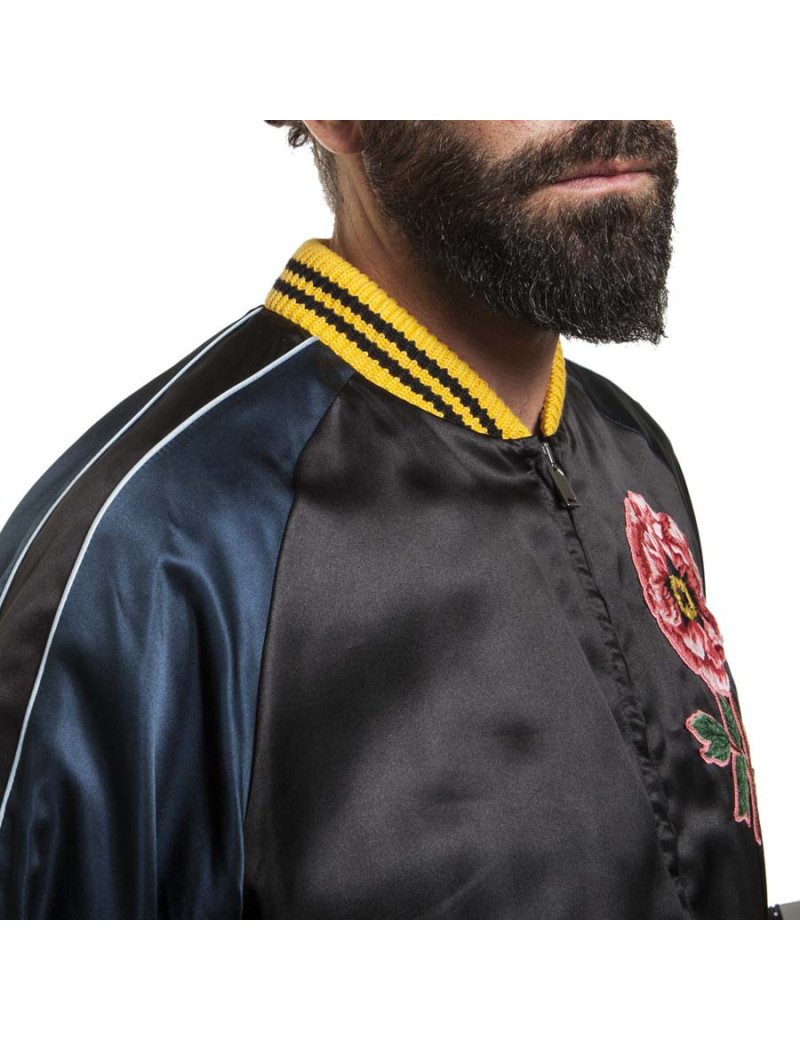 Jacket GUCCI t 50 it "Blind for love"