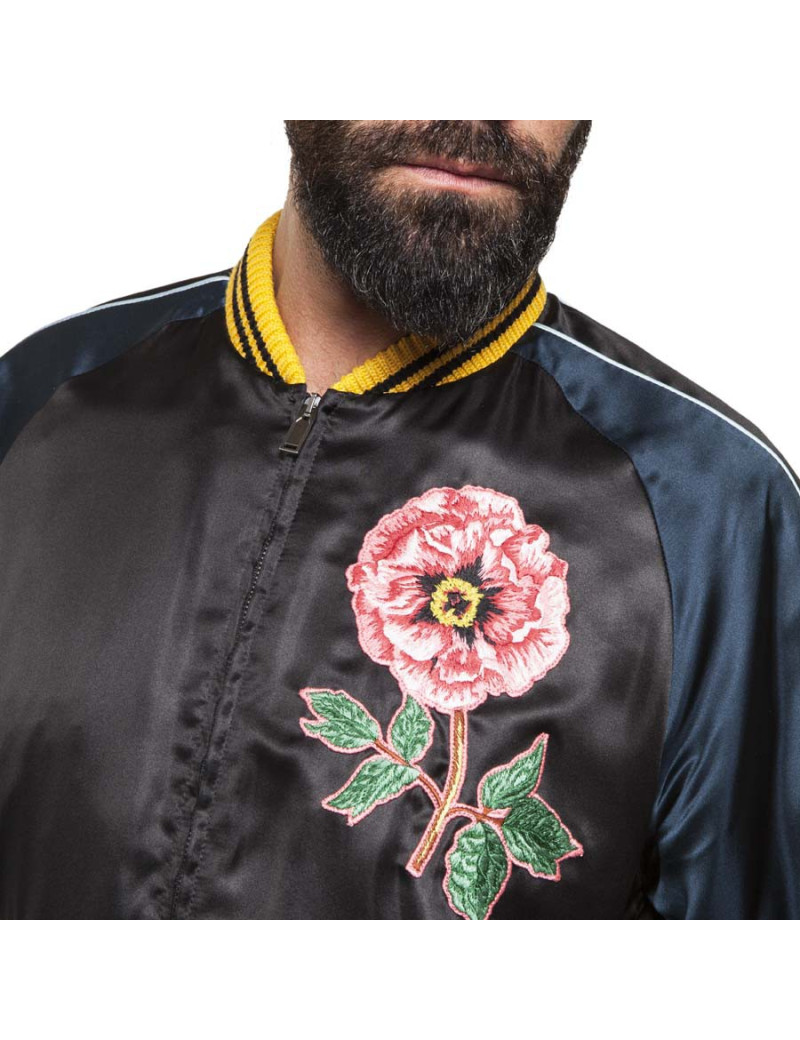 Jacket GUCCI t 50 it "Blind for love"