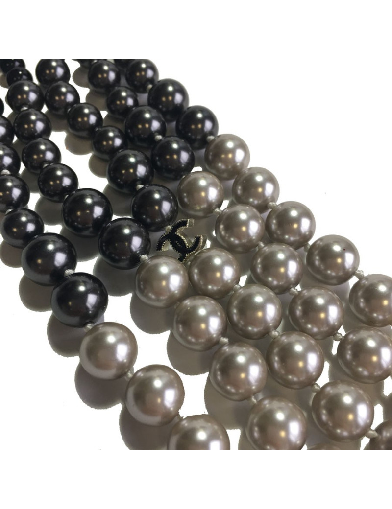 Collier 5 rangs CHANEL en perles nacrées beige, gris, anthracite et noir